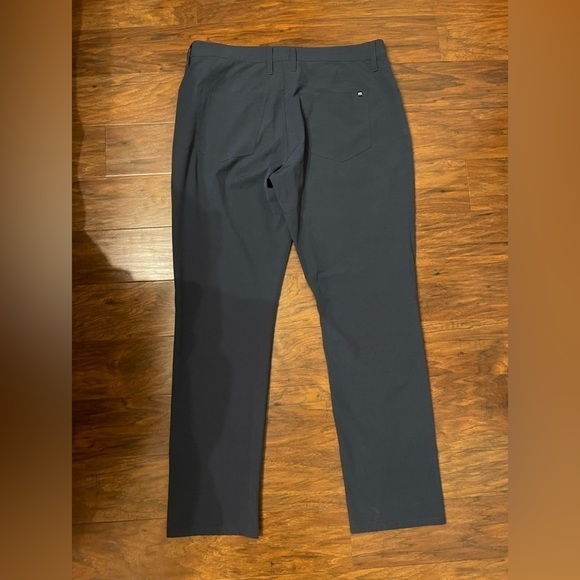 Travis Matthew Men’s Open to Close Pants Size 36 - Picture 4 of 5